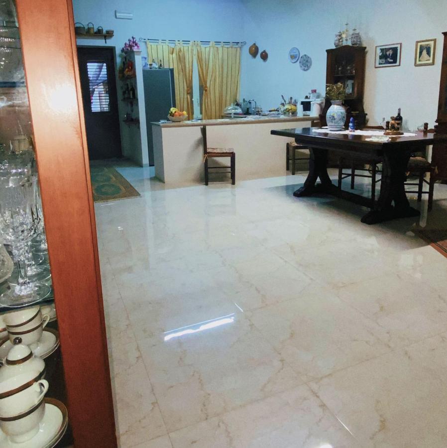Отель La Casa Di Anna Марсала Экстерьер фото